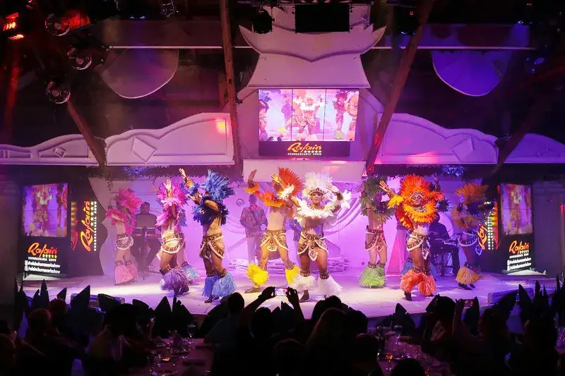 Traslado privado a una cena show en Foz do Iguacu