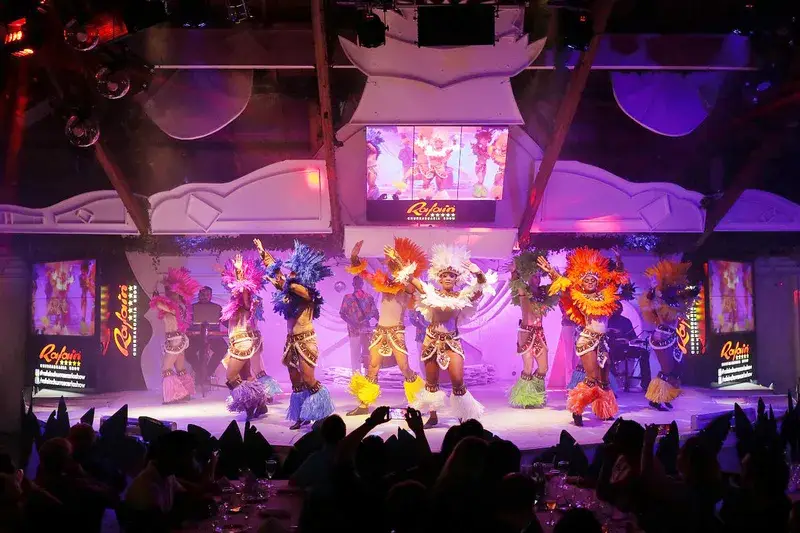 Traslado privado a una cena show en Foz do Iguacu